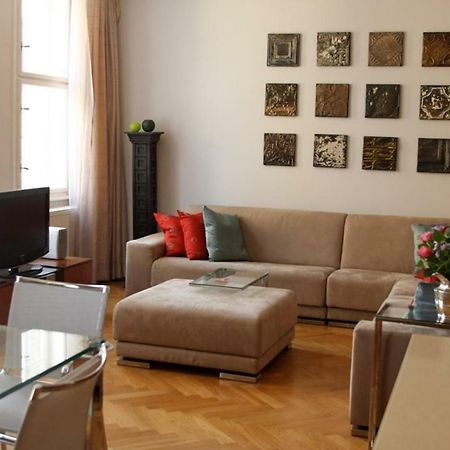 Spacious Elegance In The Heart Of Old Town Praga Esterno foto