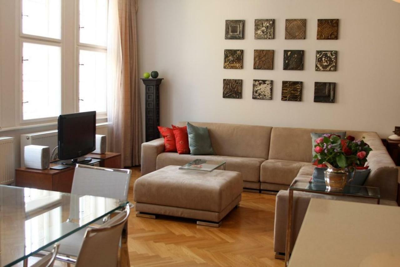 Spacious Elegance In The Heart Of Old Town Praga Esterno foto