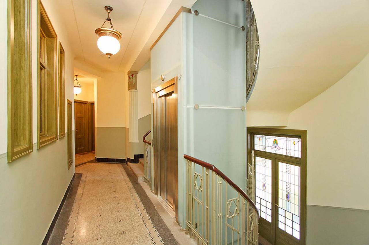 Spacious Elegance In The Heart Of Old Town Praga Esterno foto